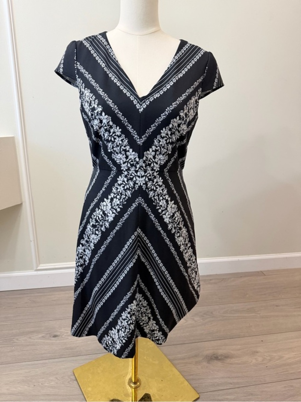 Adrianna Papell Black and White Chevron A-Line Midi Dress